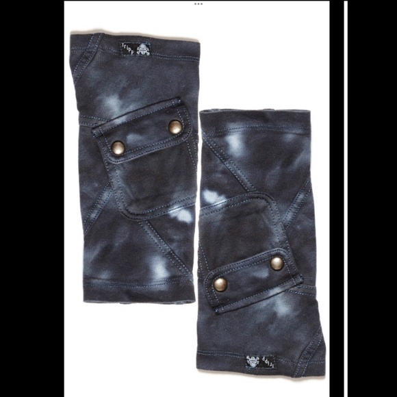 TRIPP NYC NWTs Unisex One Pocket Fingerless Gloves Arm Warmers Stocking Stuffer! - Picture 6 of 6